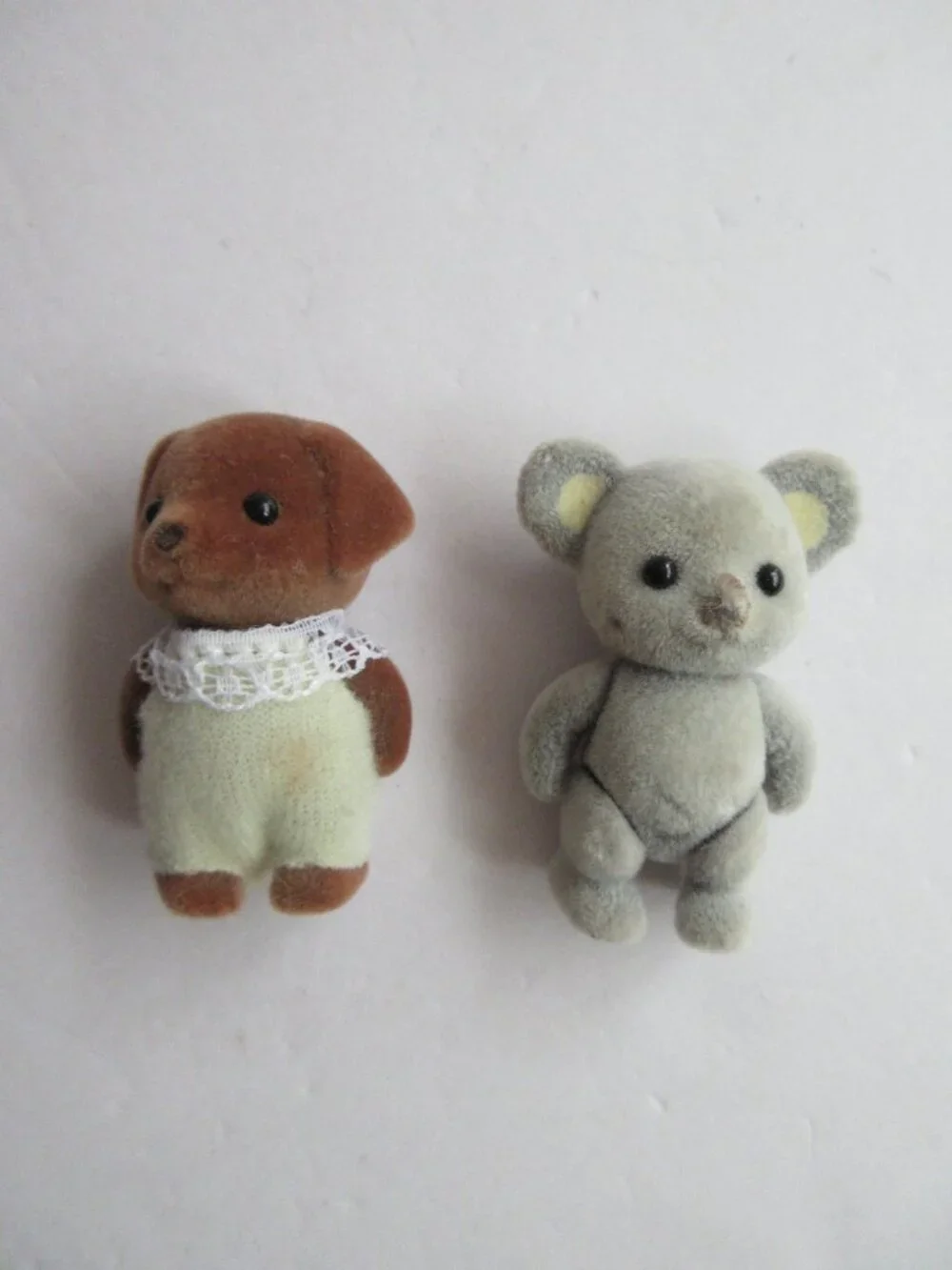 Calico Critters Lil Woodzeez 10 Figures Bears, Squirrels, Dog, Bunny + More